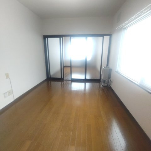 メゾンサンクの居間・リビング