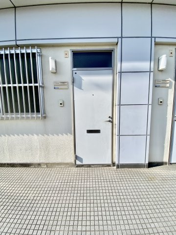 マンションニューハマⅡの玄関