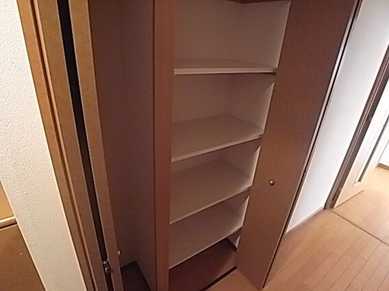 プレサンス新神戸の収納