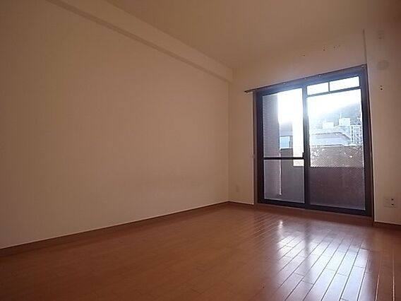 プレサンス新神戸の居間・リビング