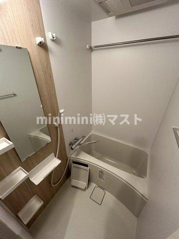 セレニテ九条リアンの浴室