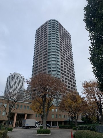 シティフロントタワーの外観