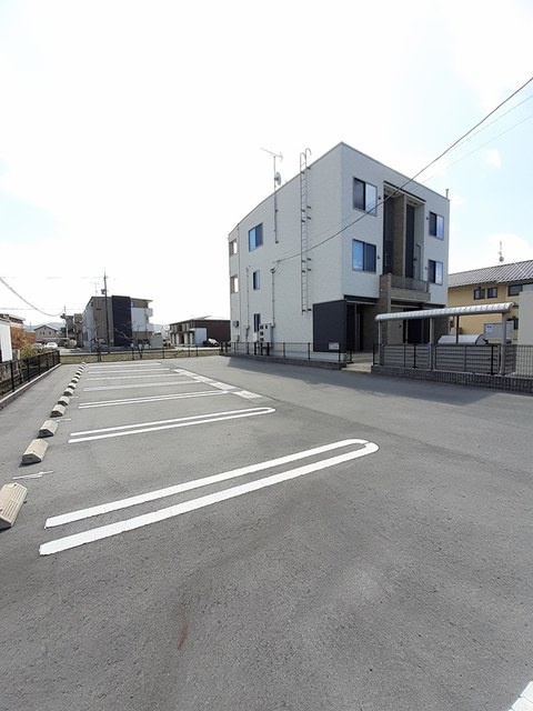 リコーラの駐車場