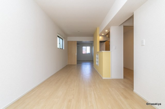 メゾンドリエールAの居間・リビング