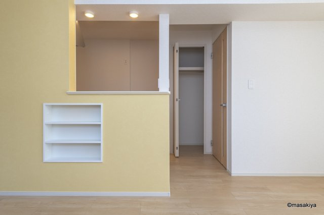 メゾンドリエールAの居間・リビング