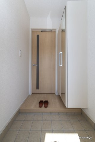 メゾンドリエールAの玄関