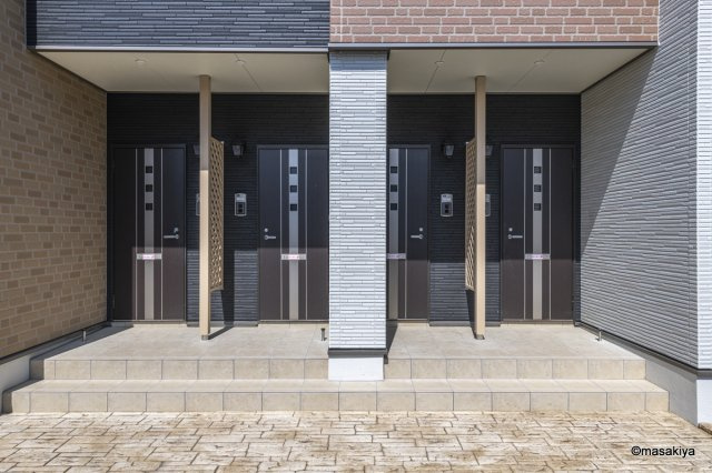 メゾンドリエールAのエントランス