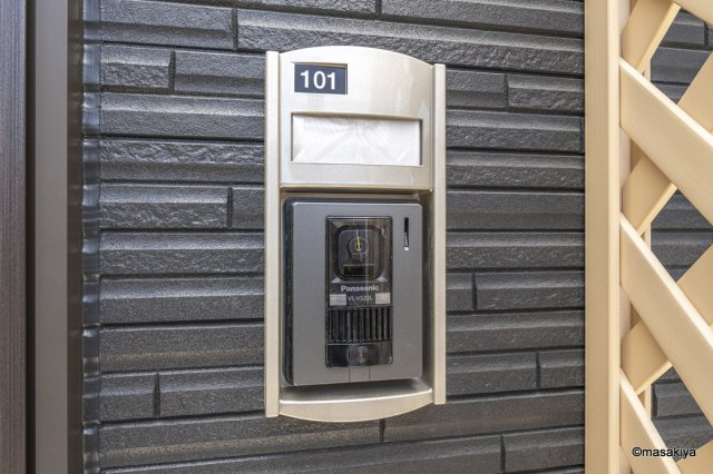 メゾンドリエールAのエントランス