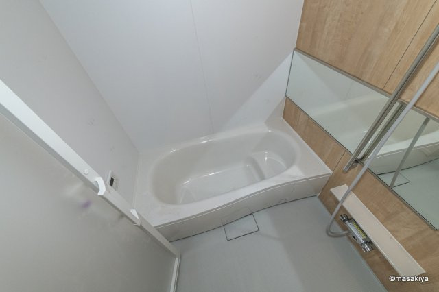 メゾンドリエールAの浴室