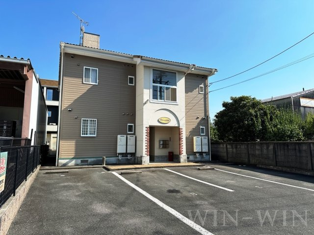 サラーム東脇の駐車場