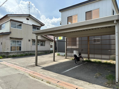 【駐車場】 | メゾンフローラ