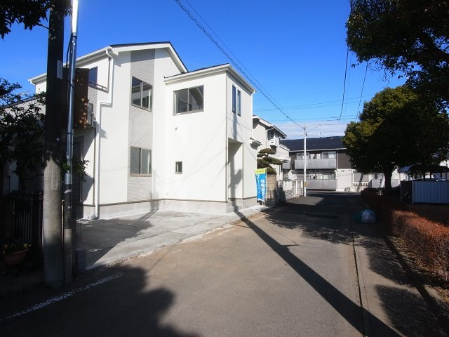 新築　高崎市貝沢町5期　Heartful　Town　1号棟の前面道路含む現地写真|現地写真　東側接道幅員約4.4ｍ