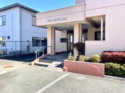 【エントランス】 | 【リフォーム済み】サンコーポ松波第二 | マンションのエントランスです♪