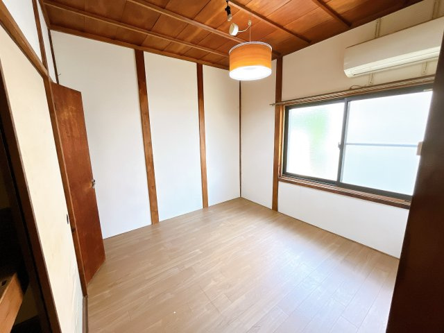 MINCA（猪根）の洋室