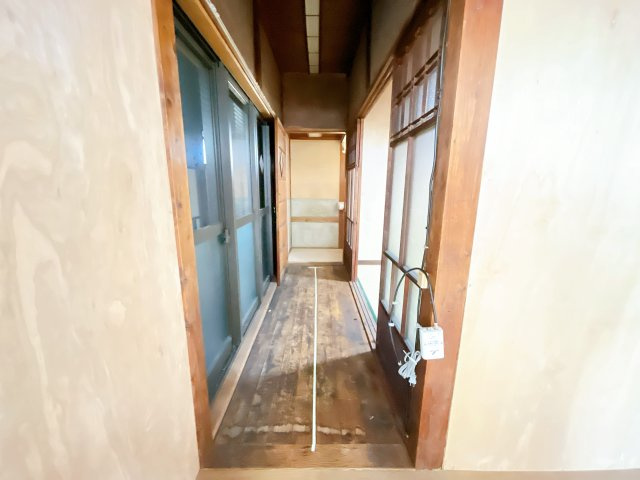 MINCA（猪根）の玄関