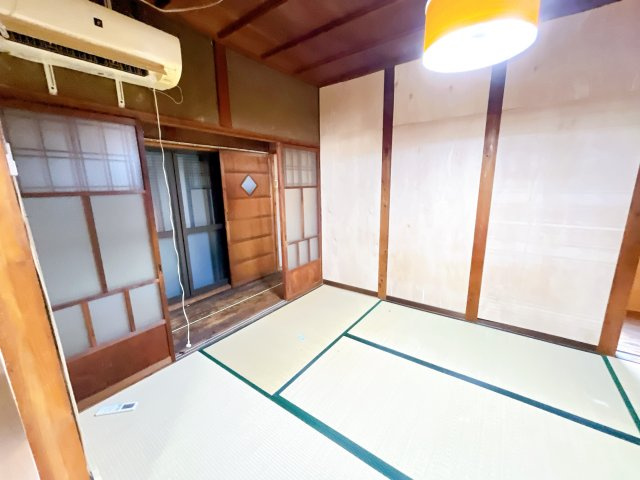 MINCA（猪根）の内装
