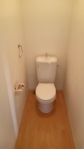 第二メゾン但馬のトイレ|コンパクトで使いやすいトイレです