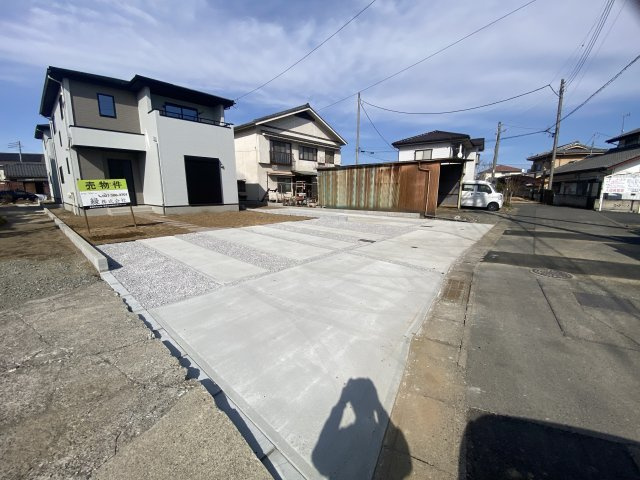 新築　高崎市上佐野町10期　2号棟の駐車場|現地写真　駐車スペース並列駐車2台可能です！
