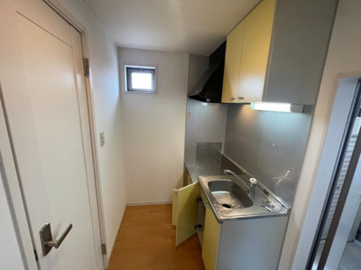 【キッチン】 | クレフラスト貝塚駅北 | 別号室の写真になります。現況優先。