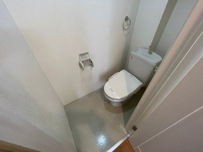 【トイレ】 | クレフラスト貝塚駅北 | 別号室の写真になります。現況優先。