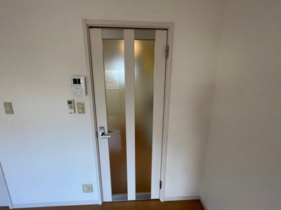 【セキュリティ】 | クレフラスト貝塚駅北 | 別号室の写真になります。現況優先。