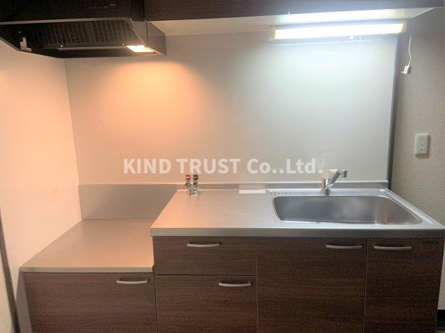 司光ハイツのキッチン|コンパクトなキッチンで掃除もラクラク