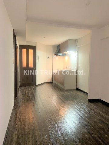 司光ハイツの居間・リビング|こちらのリビングで趣味の時間をお楽しみください