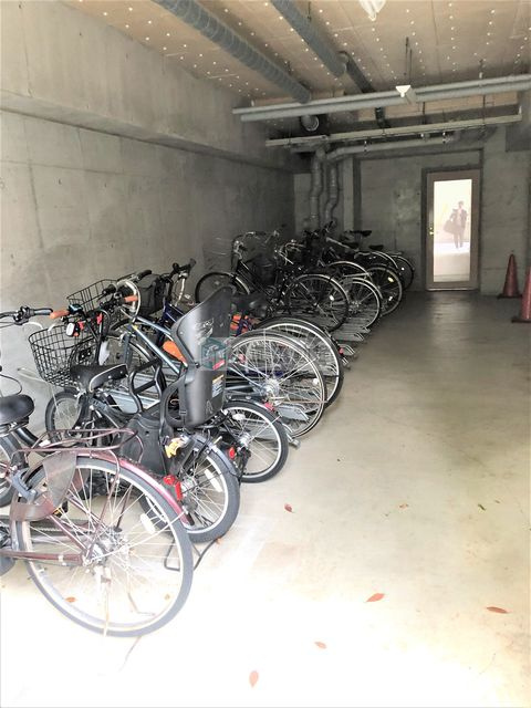 ルーチェ茗荷谷の駐車場