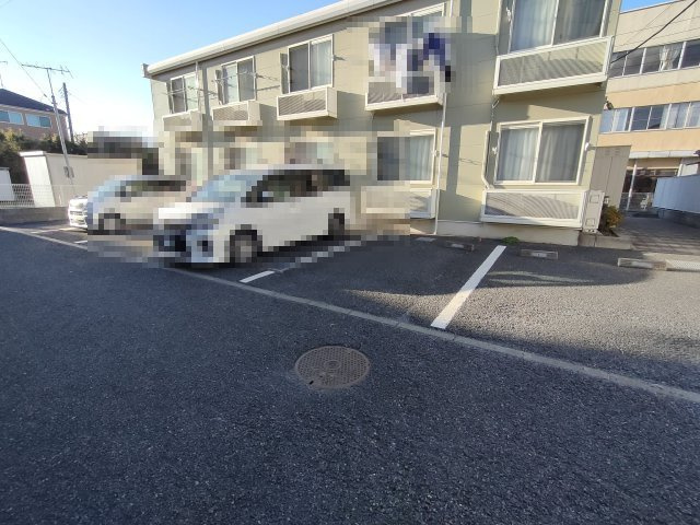 アルコバレーノの駐車場|駐車場があるので、車を買う予定の方も安心です