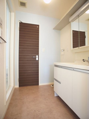 【独立洗面台】 | ヴィラフェリーチェⅡ参番館 | 洗髪洗面化粧台、洗濯機置き場があります♪