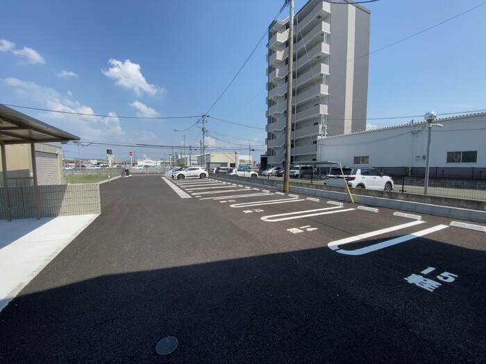 熊本市南区南高江１丁目のアパートの駐車場