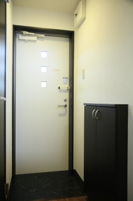 【玄関】 | クレオ千早南弐番館 | 別号室の写真になります。現況優先。