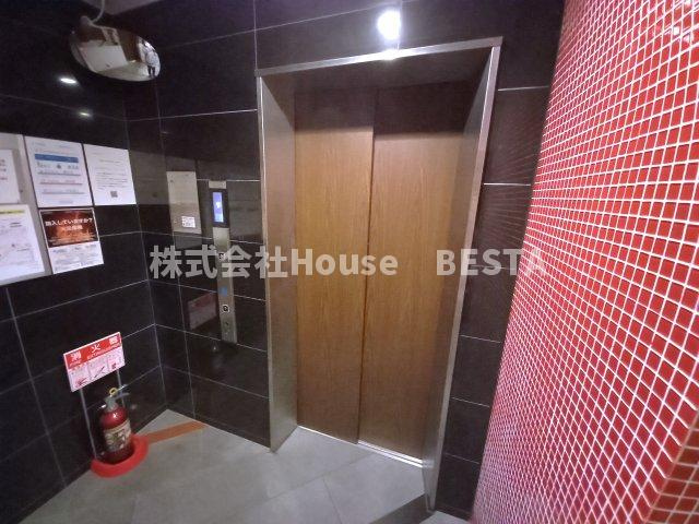 セレニテ神戸元町のロビー