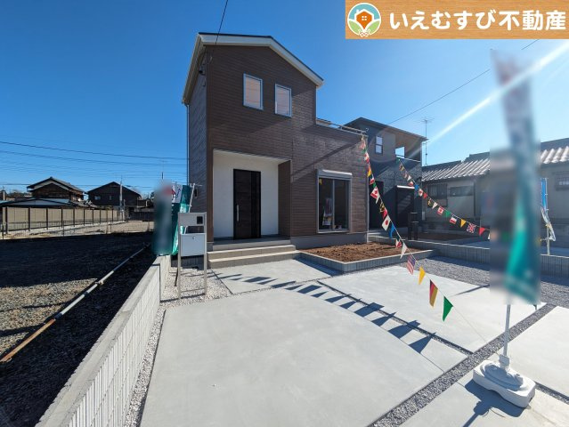 Livele Garden.S　行田城南の駐車場|3台駐車可能なスペース完備
しっかり舗装してある駐車スペースで天気が悪く足元が悪い日でも乗り降りしやすい♪