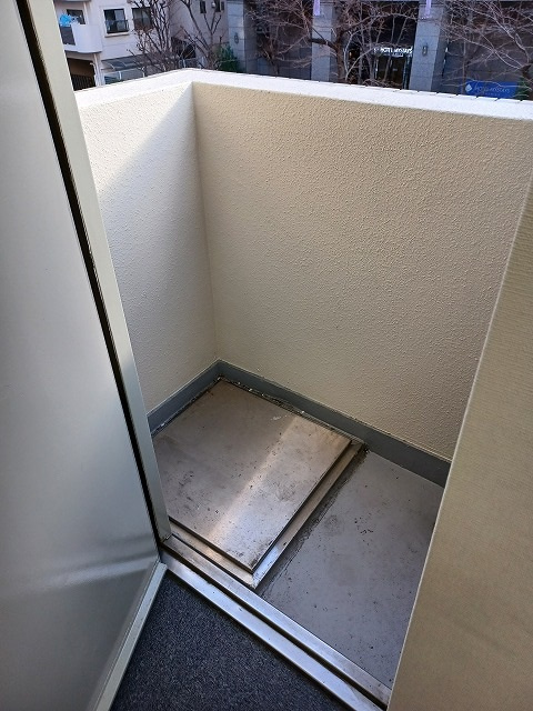 笠原ビルのバルコニー