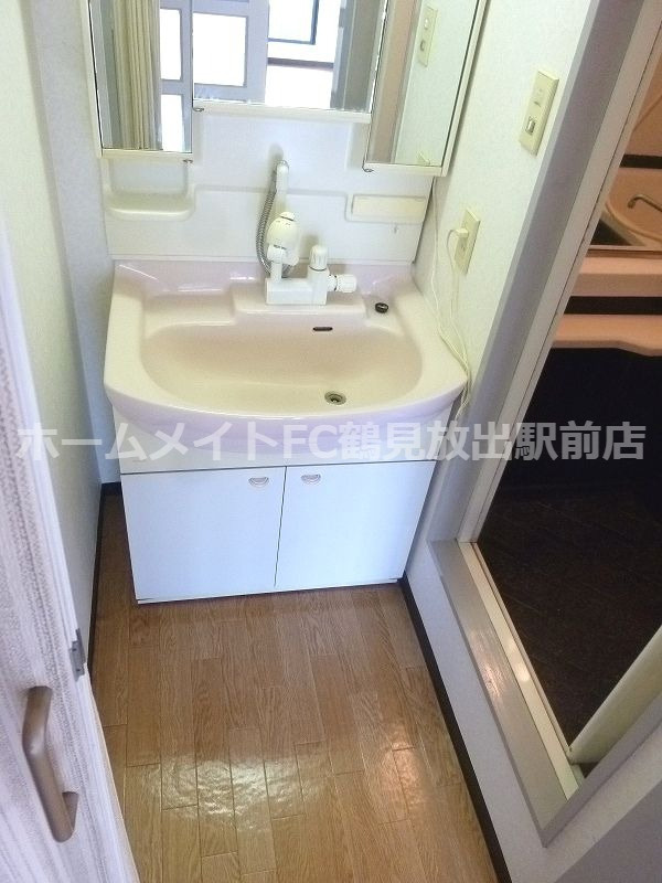 ラ・フォーレ諏訪の独立洗面台