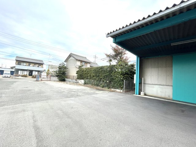 春田野倉庫の外観