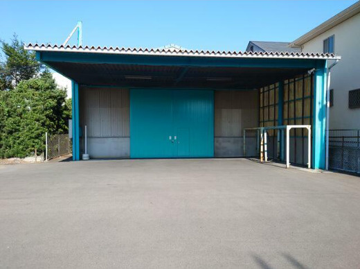 春田野倉庫の外観
