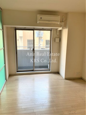 【居間・リビング】 | 南堀江アパートメントグランデ | 9.6帖ある広々リビング！