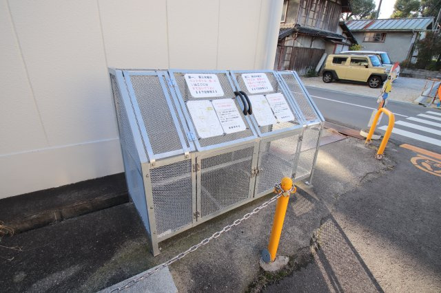 【その他共用部分】 | ハイツ中西 | 敷地内ゴミ置き場