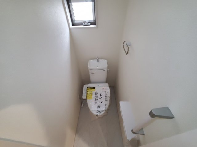 Sumaiｰtoさいたま市岩槻区上里のトイレ|落ち着いた色調のトイレです