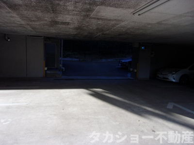 【駐車場】 | 千葉寺パーク・ホームズ | 車をお持ちの方に嬉しい駐車場付きの物件です