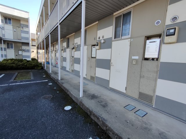レオパレスピュアコートⅡのエントランス
