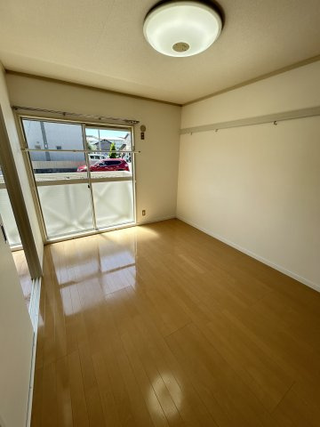 フレグランス　B棟の洋室