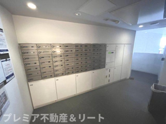 【その他共用部分】 | 集合郵便受けと宅配ロッカー