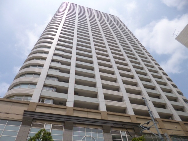 ザ・タワー・グランディアの外観