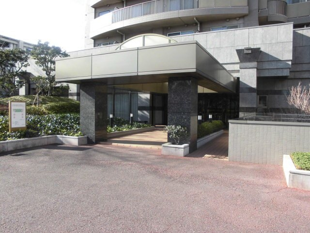 ザ・ガーデンタワーズサンセットタワーのエントランス