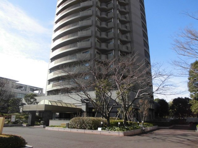 ザ・ガーデンタワーズサンセットタワーの外観