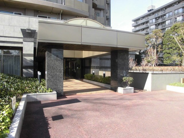 ザ・ガーデンタワーズサンセットタワーのエントランス