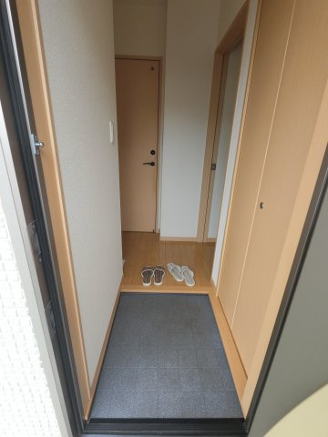 ブリーズ東海神Ｄの玄関